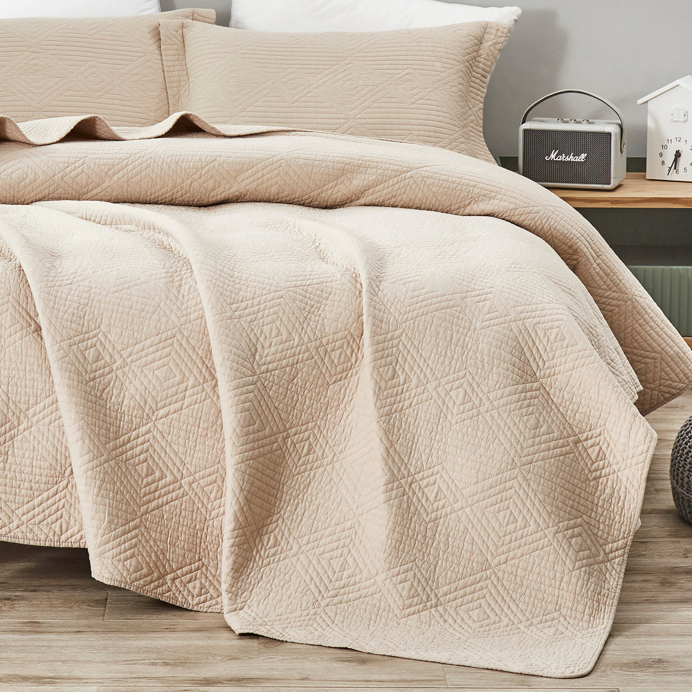 Luxurious 100% Cotton Diamond Dust Coverlet Set for King-Size Bed