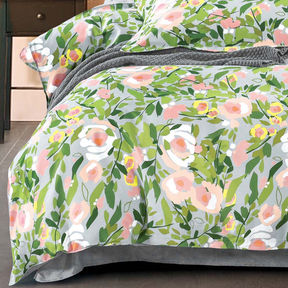 Ruby Multi - Piece Quilt Cover Set for King - Sized Bed