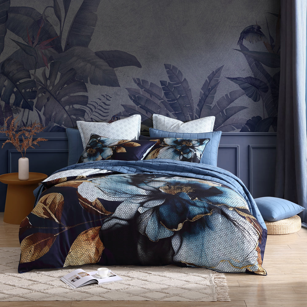 King-Size Golden Glow Navy Quilt Cover Set for a Luxurious Bed Decor