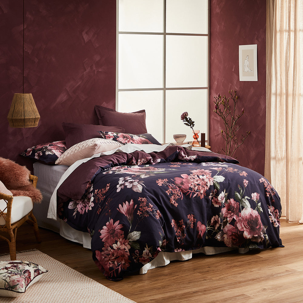 Logan and Mason Ari Navy Queen - Sized Bed Exquisite Quilt Cover Set