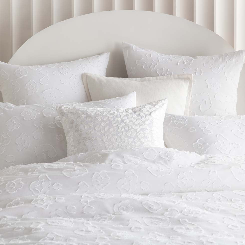 Trendy King - Sized Perry White Leopard - Print Quilt Cover Set