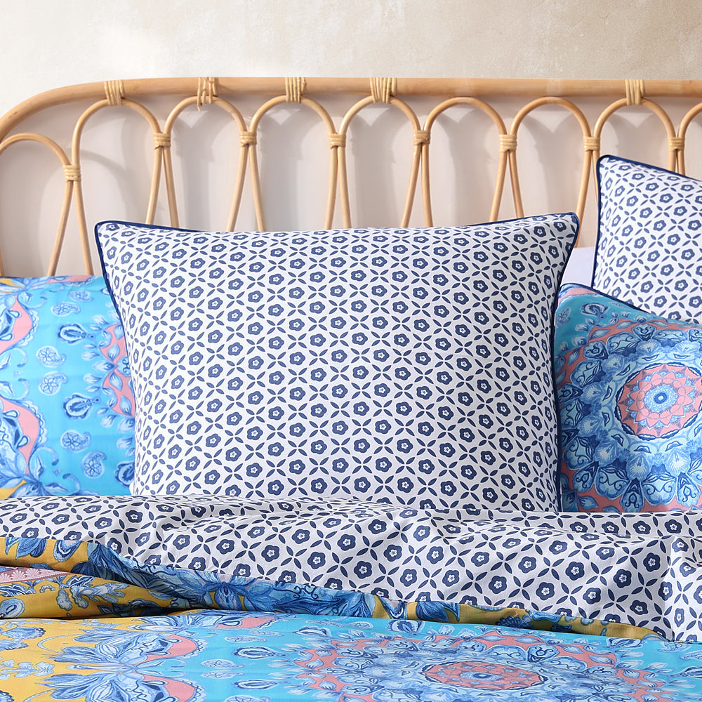 Logan and Mason Avila Blue Vibrant Queen - Size Quilt Cover Set