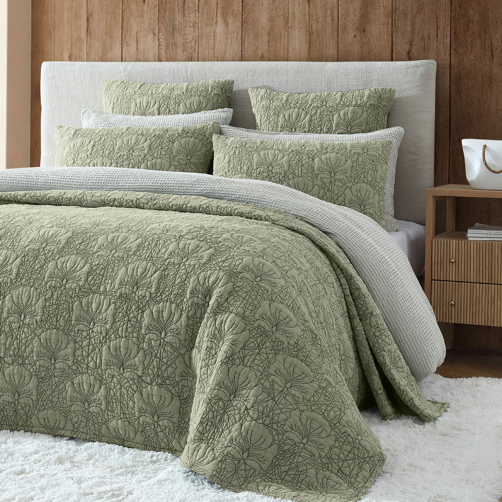 Lilian Moss Soft Bedspread for Queen or King Size Beds