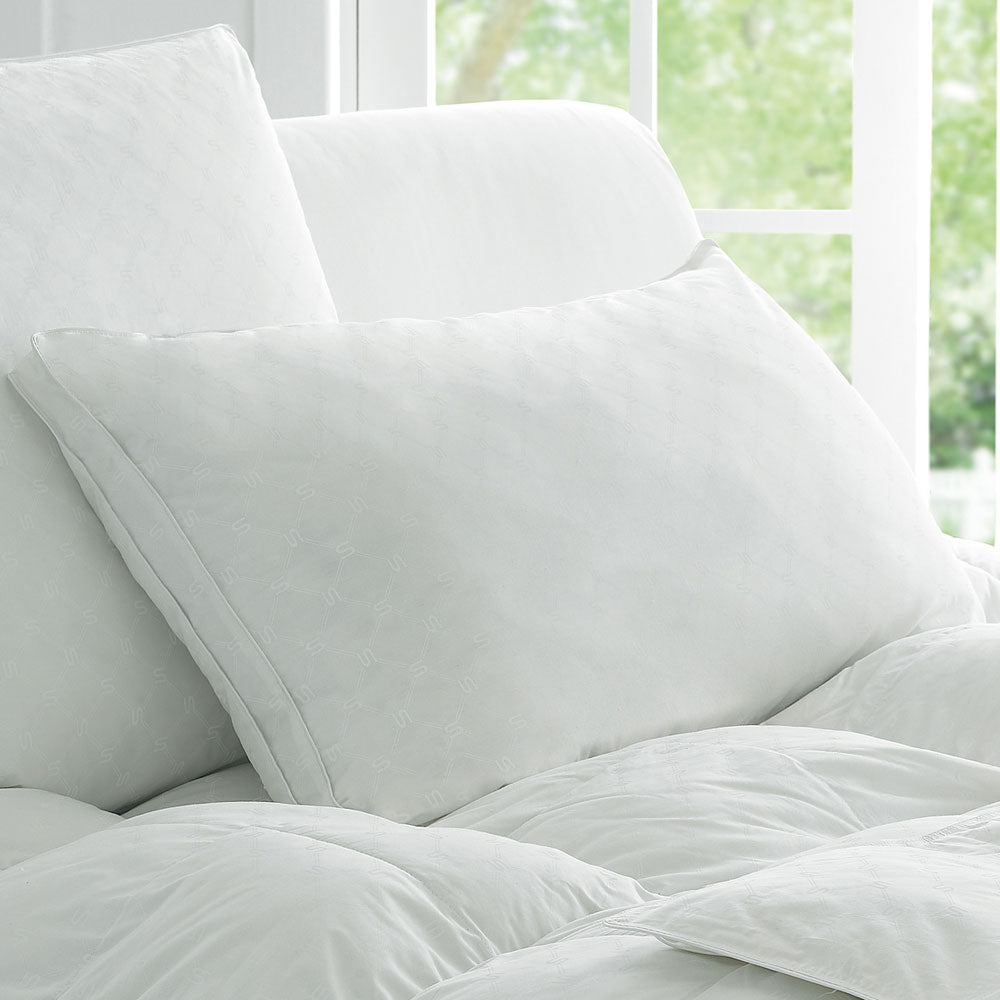 Sheridan Medium-sized Premium Luxury Dream Pillow for Optimal Neck Support