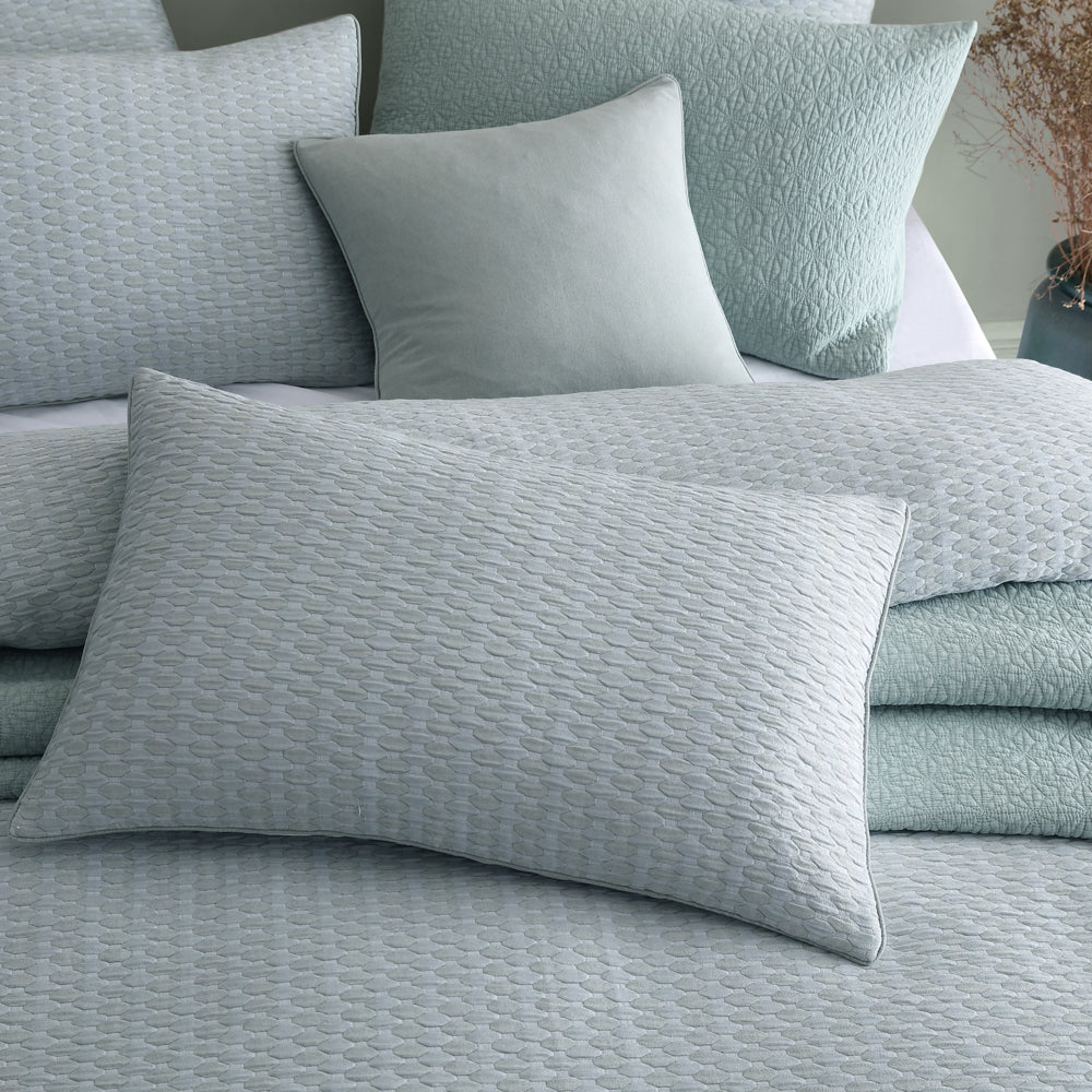 Frankie Sage Quilt Cover Set for Queen - Sized Bed, Ideal Bedroom Decor