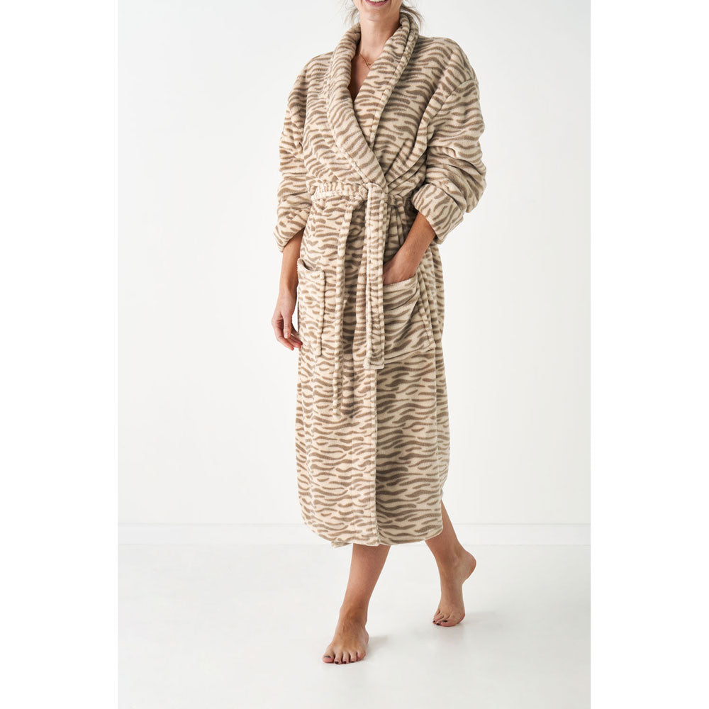 Luxurious Adult Plush Tiger Bathrobe with Universal Fit
