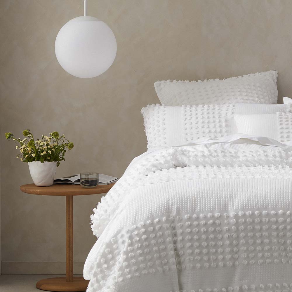 Double Bed Dreamy White Chenille Quilt Cover Set with Bountiful Texture
