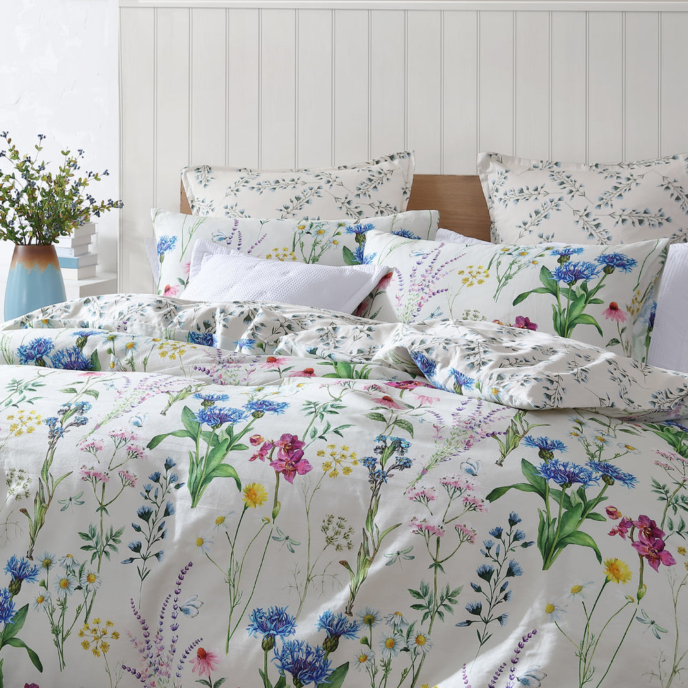 Luxurious Floriana Ivory Quilt Cover Set for King - Sized Bed