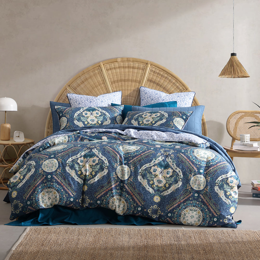 King-Size Kashmir Mid Blue Quilt Cover Set with Exquisite Patterns