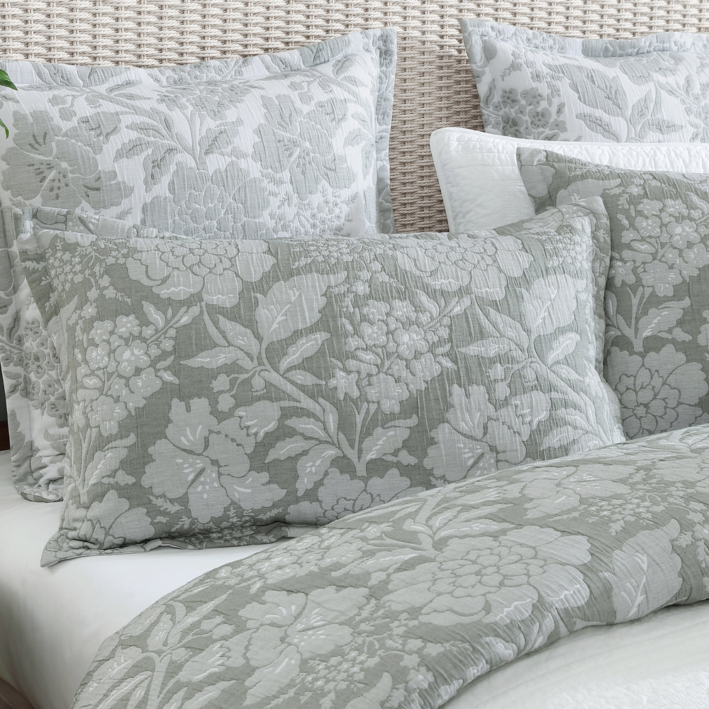 Julieta Thyme Super King Quilt Cover Set with Traditional Floral Design
