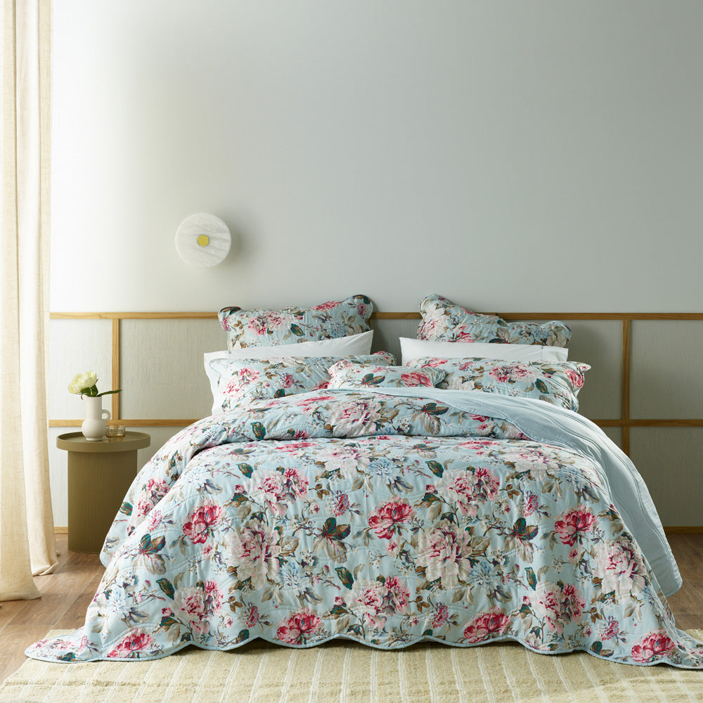 Charlene Blue Bedspread Set for Queen - Sized Bed with Elegant Floral Design