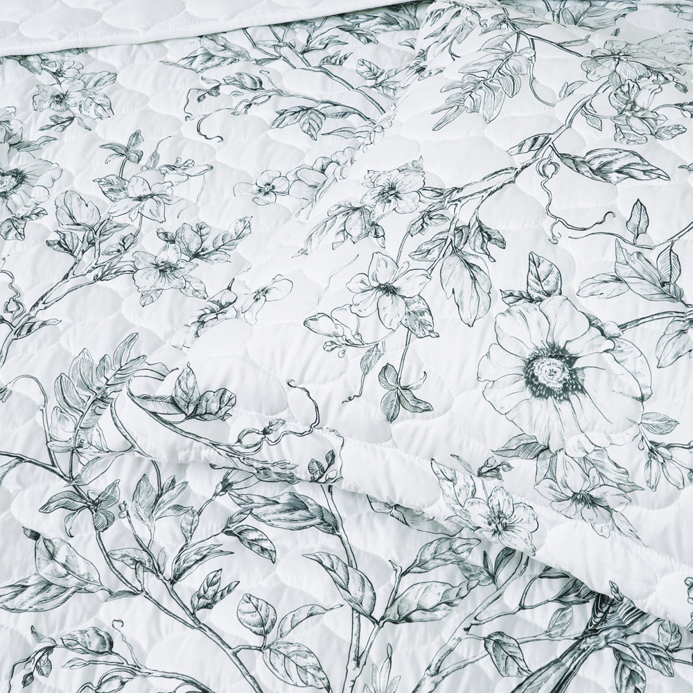 Elegant Gracie White Bedspread Set for King Single Bed