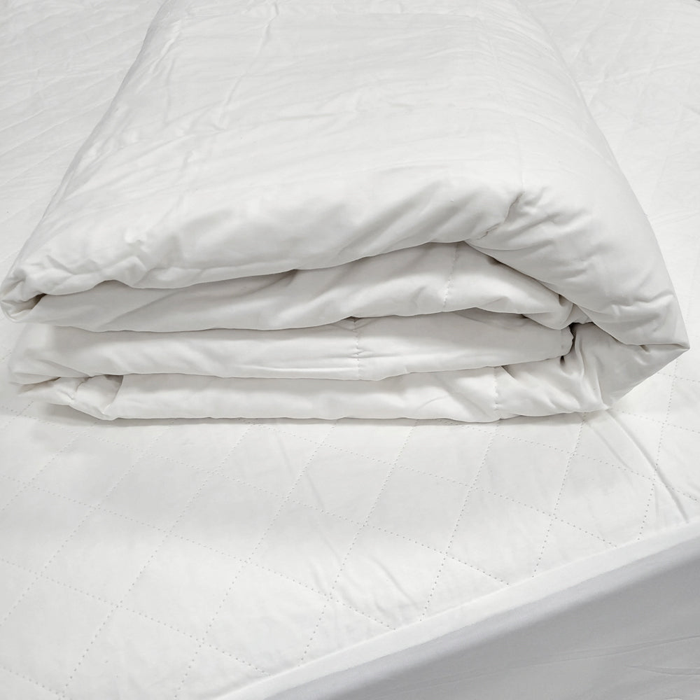 All-Season Premium 300GSM Bamboo Quilt for Queen Bed