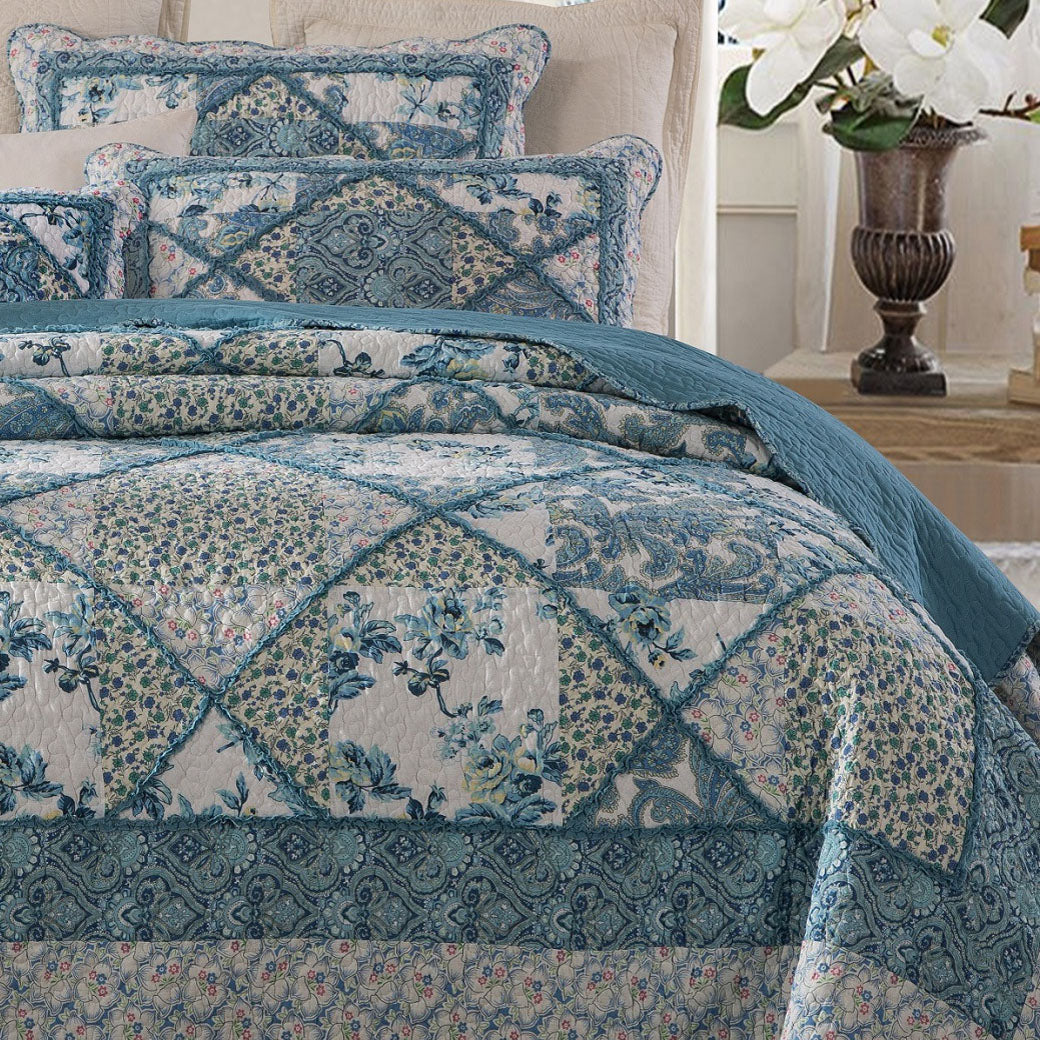 Blue Floral Pattern Super King Size Coverlet Set with Matching Pillowcases