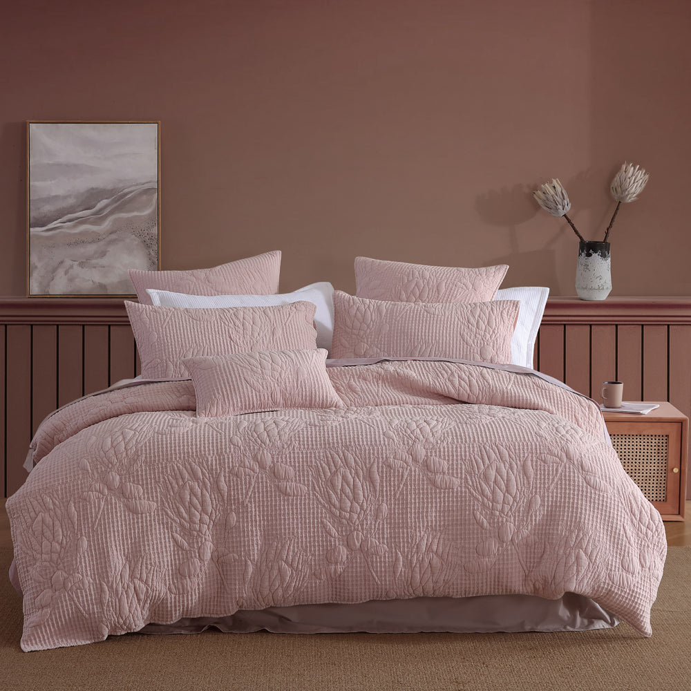 Exquisite Flourish Rose Quilt Cover Set for King - Sized Bed