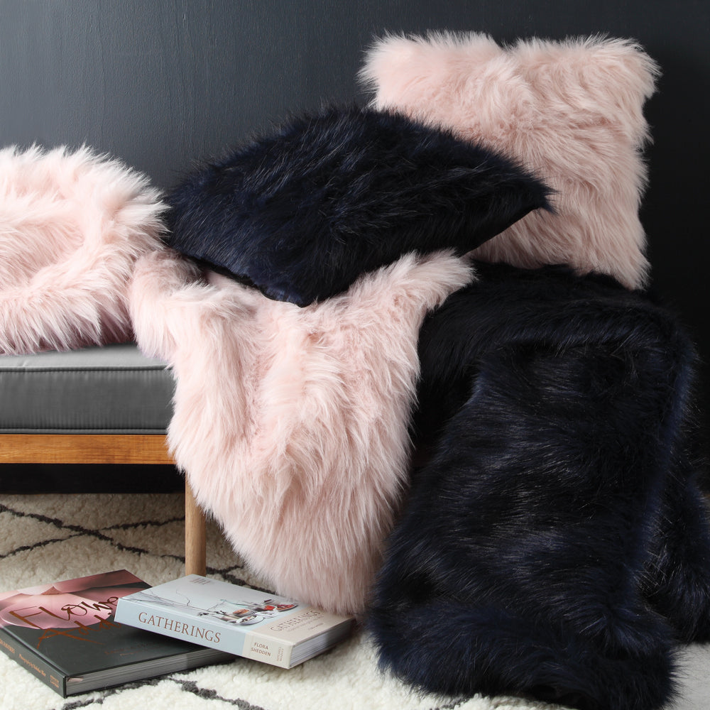 Logan and Mason's Presley Ink Soft Throw for Cosy Ambiance