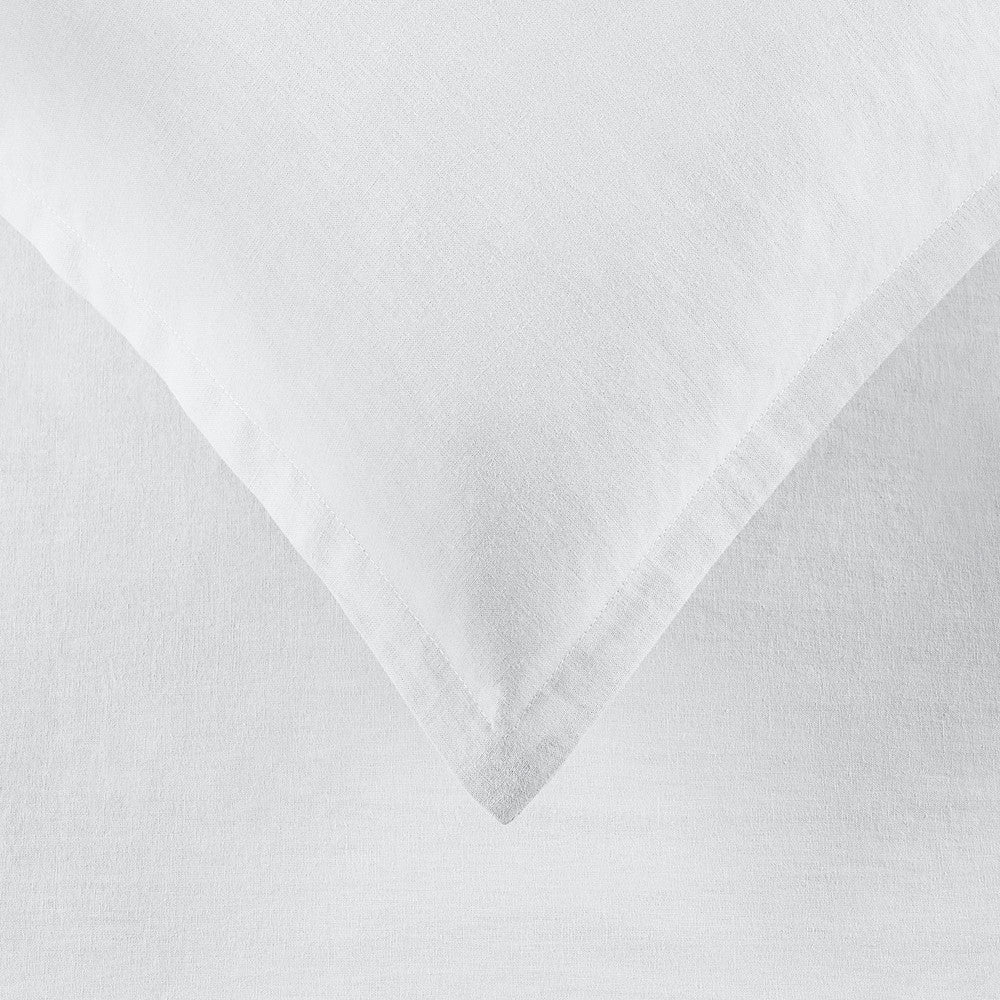 Luxurious Wellington White Super King Size Quilt Cover Set for a Vintage Bedroom Decor