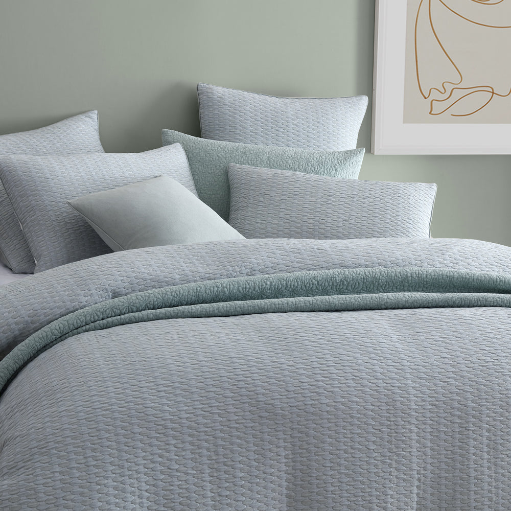 Frankie Sage Quilt Cover Set for Queen - Sized Bed, Ideal Bedroom Decor