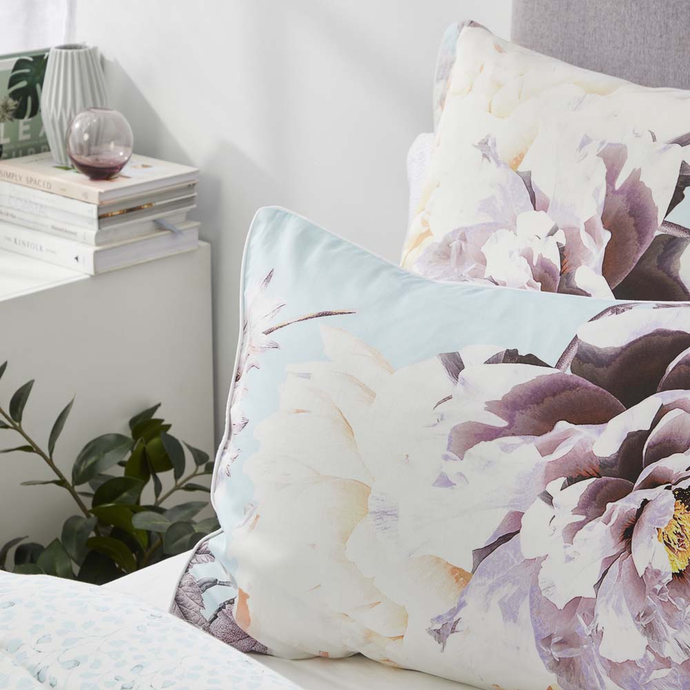 Montrose Heather Queen-Size Bed Quilt Cover Set with Beautiful Floral Design