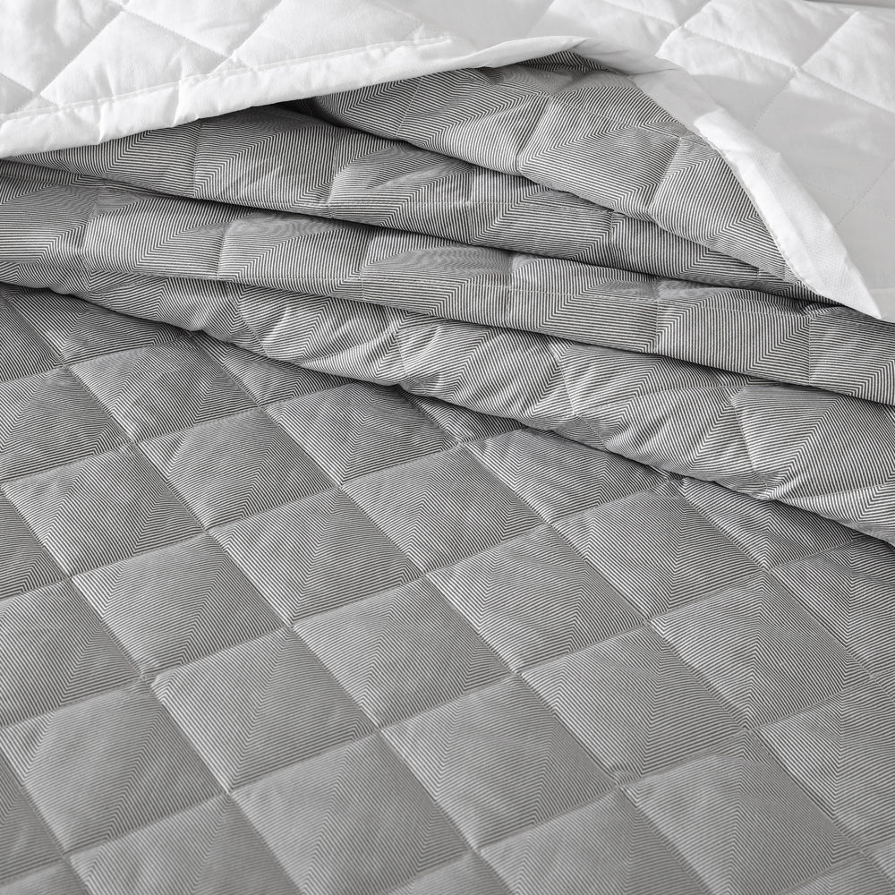 Essex Pewter Bedspread for Queen - Sized Bed: A Refined Bedroom Decor Option