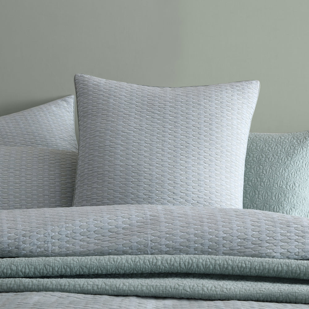 Frankie Sage Quilt Cover Set for Queen - Sized Bed, Ideal Bedroom Decor