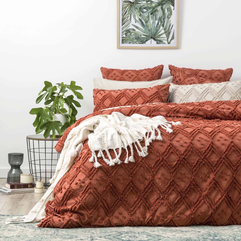 Luxurious Park Avenue Medallion Auburn Quilt Cover Set for Queen-Size Bed