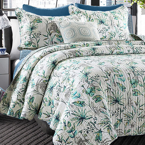 Luxurious Island Dream King - Sized Bed Coverlet Set with Matching Pillowcases