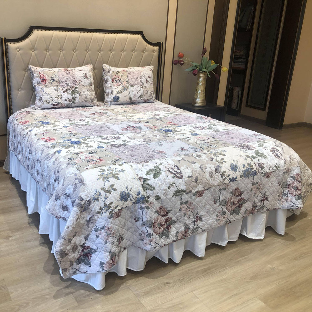 Kingston Queen - Sized Bed Coverlet Set for a Classic Bedroom Decor