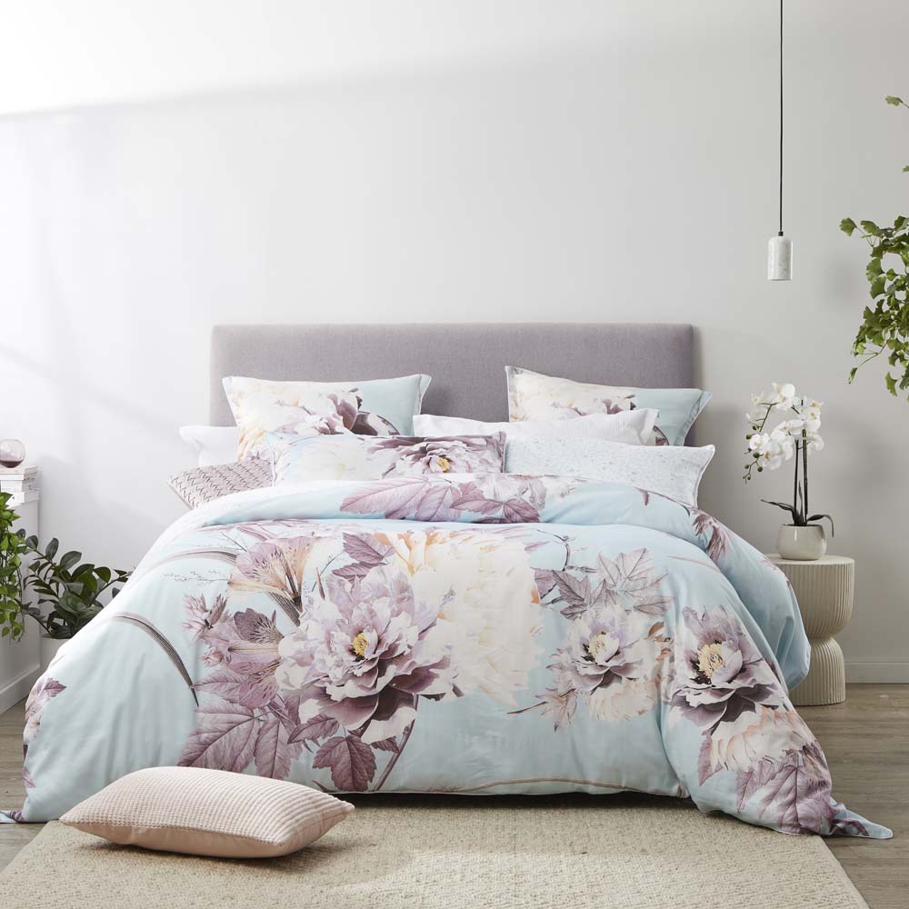 Montrose Heather Queen-Size Bed Quilt Cover Set with Beautiful Floral Design