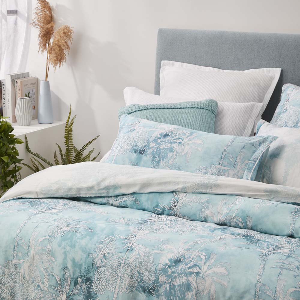 Luxurious Loto Duck Egg Quilt Cover Set for Queen - Sized Bed