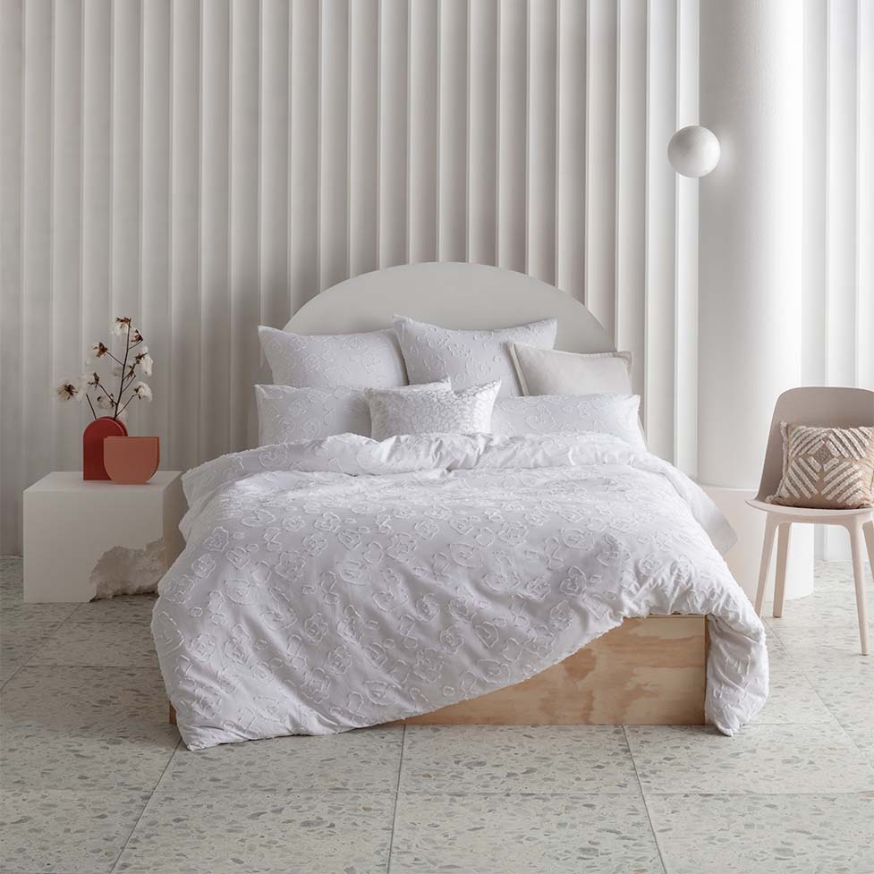 Trendy King - Sized Perry White Leopard - Print Quilt Cover Set