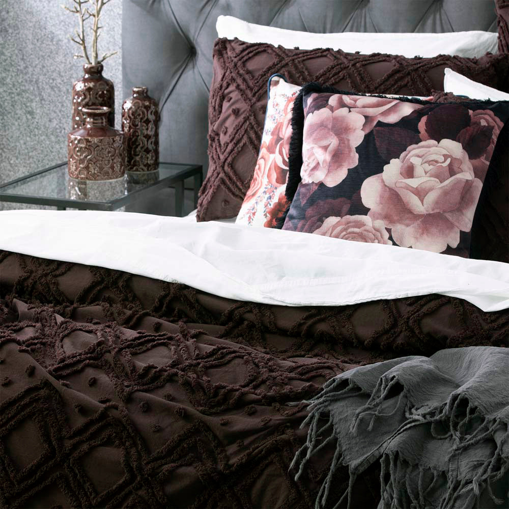 Luxurious Medallion Plum Quilt Cover Set Specially Designed for King - Sized Beds