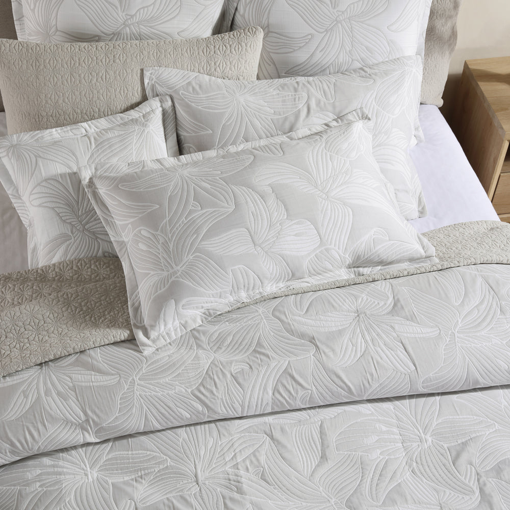 Grace Dove Queen - Size Bed Quilt Cover Set with Stylish Design
